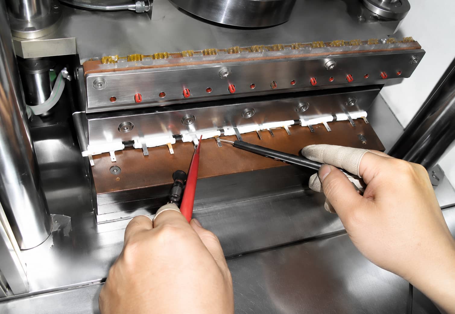 Battery cell internal resistance screening process evaluating wound electrode assemblies to ensure electrical consistency and eliminate defective cells.