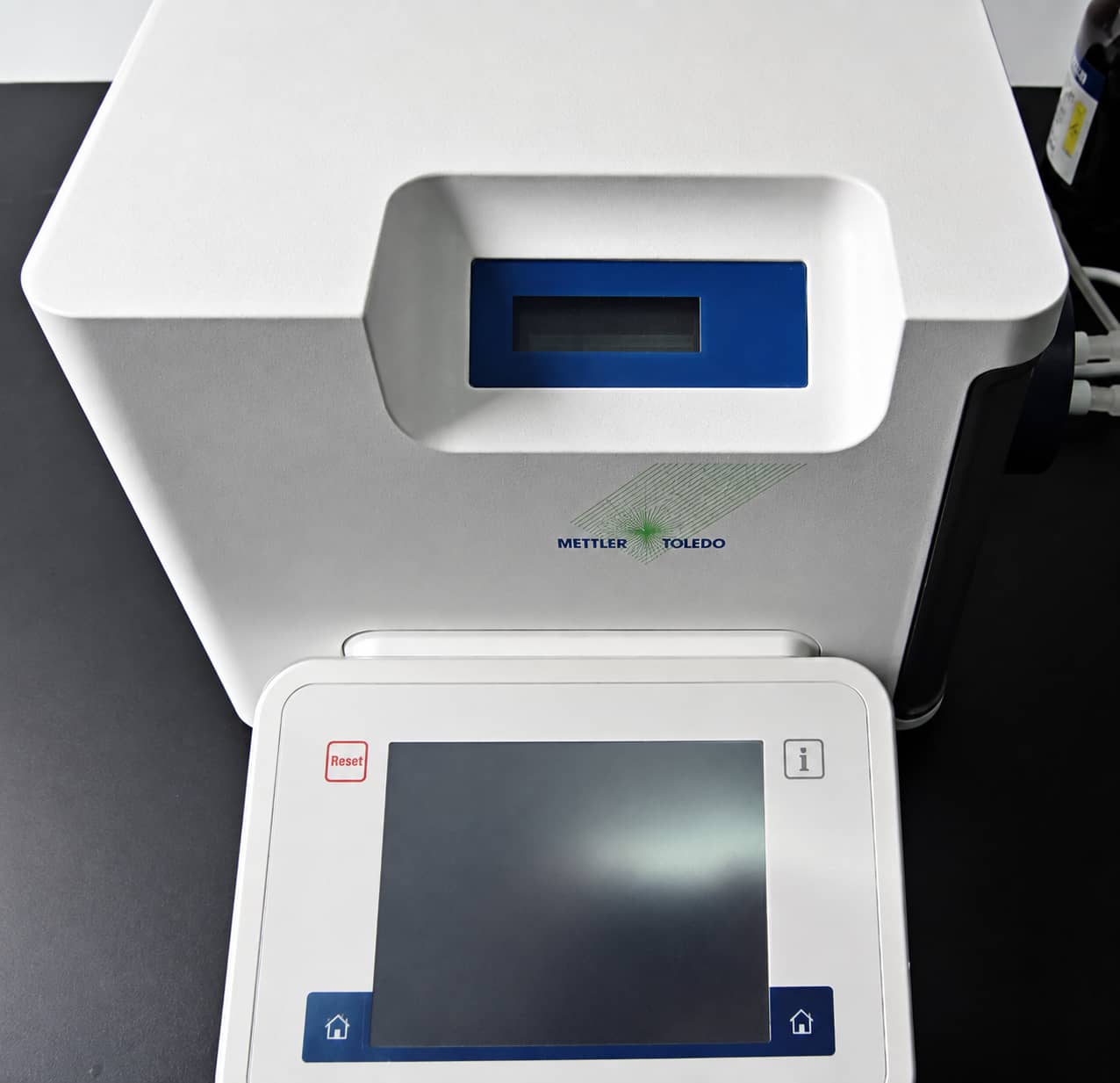 Laboratory conductivity meter for lithium-ion battery electrolyte quality control, used to evaluate formulation consistency influenced by lithium salt concentration and electrolyte viscosity.