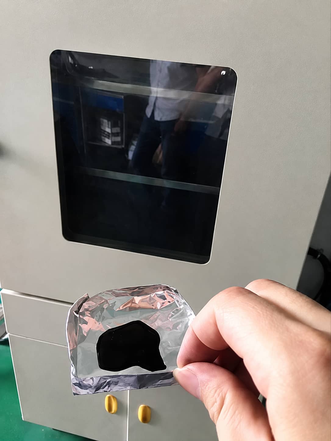 Electrode slurry solid content test sample for lithium-ion battery binder evaluation using the constant-temperature drying and weighing method.